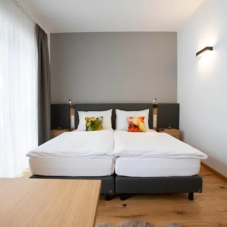 Moon Nassfeld זוננאלפה נאספלד